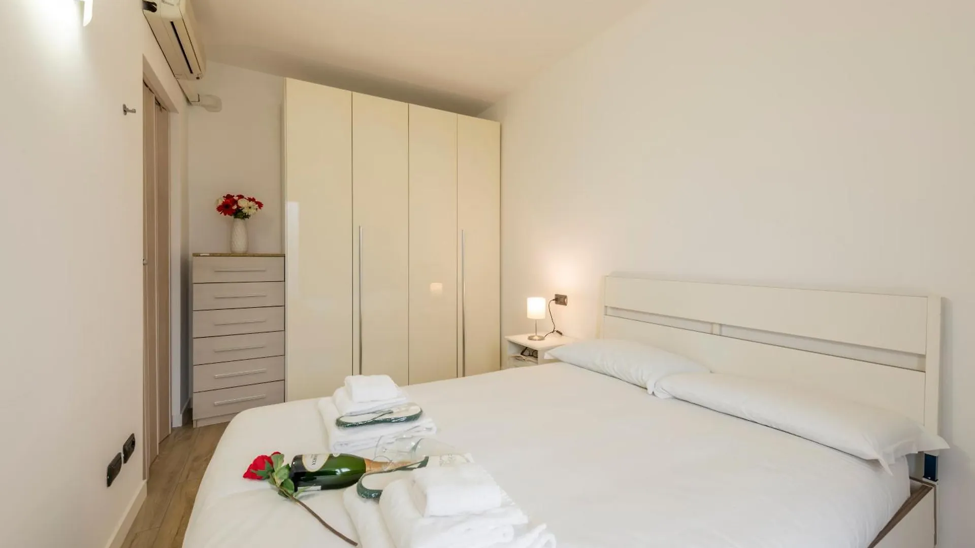 Apartment Bnbutler - Archimede 53 - Bright Studio Milan Italy