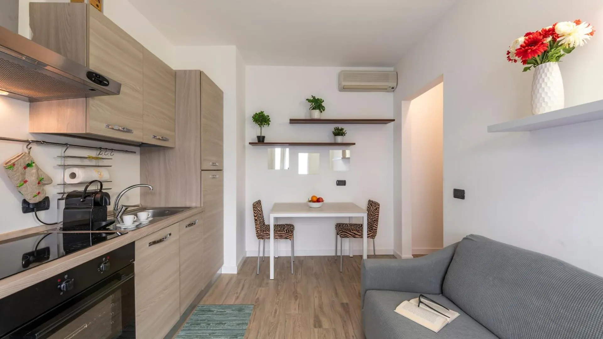 Apartment Bnbutler - Archimede 53 - Bright Studio Milan Italy