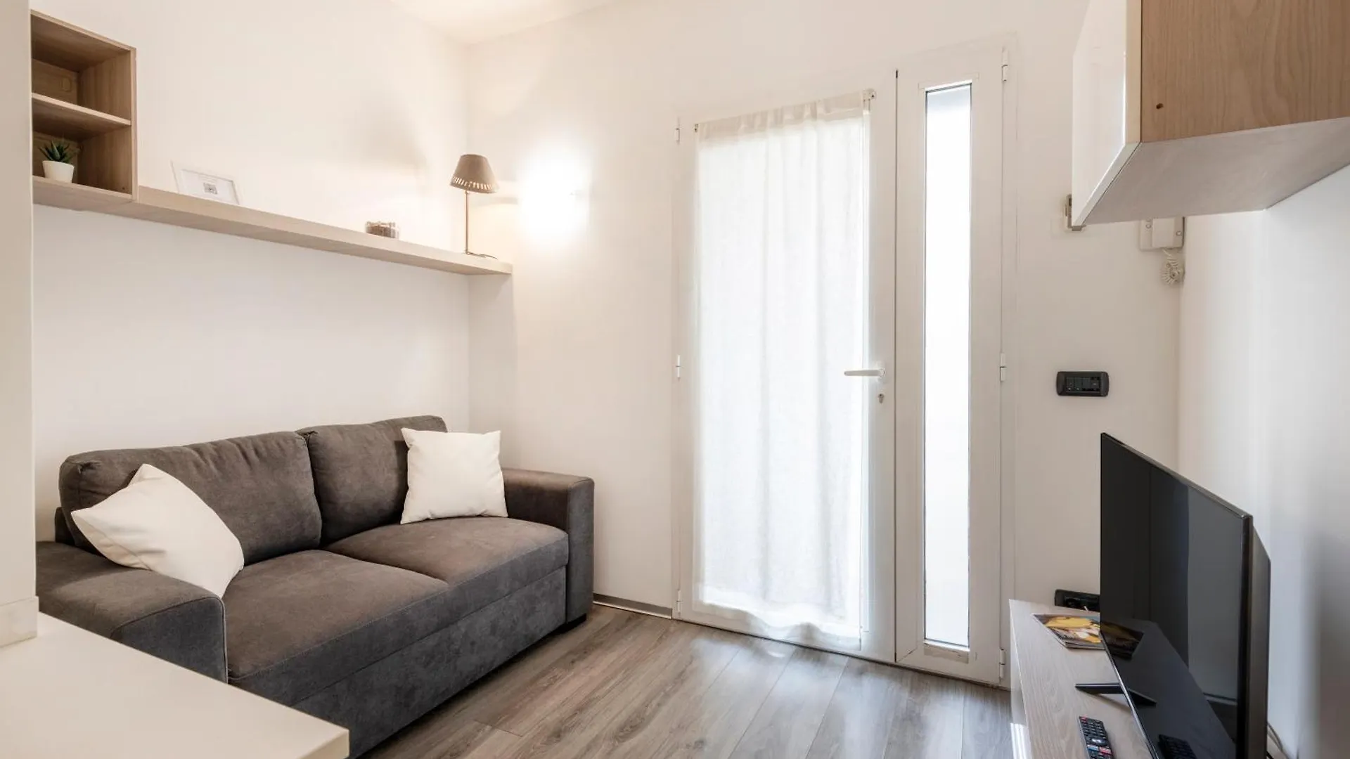 Apartment Bnbutler - Archimede 53 - Bright Studio Milan Italy
